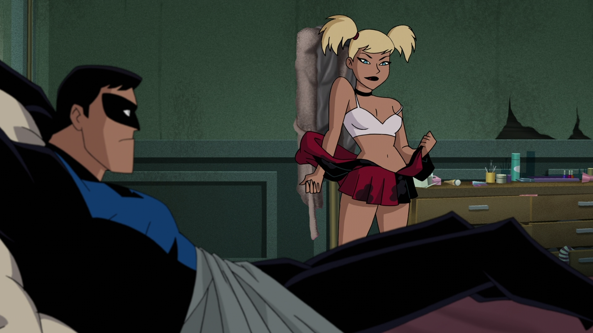 Continue below for an assortment of screengrabs from the Batman and Harley Quinn...