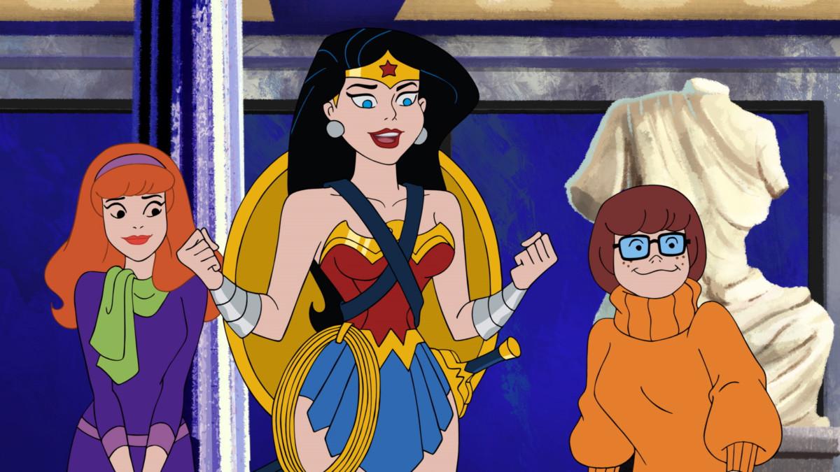 Wonder Woman Solving A Mystery With Scooby Doo In New Images Clips 
